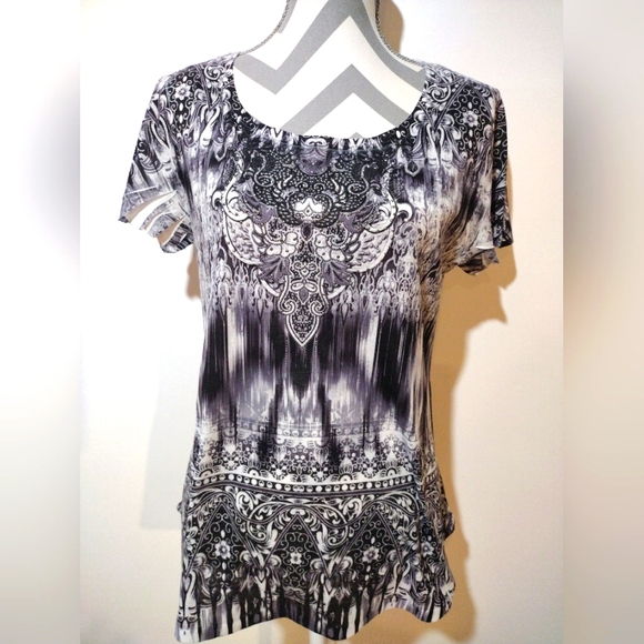 World Unity short sleeved top large - Picture 1 of 2